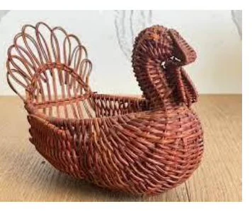 Woven duck-shaped basket with fanned tail - HNH 29039